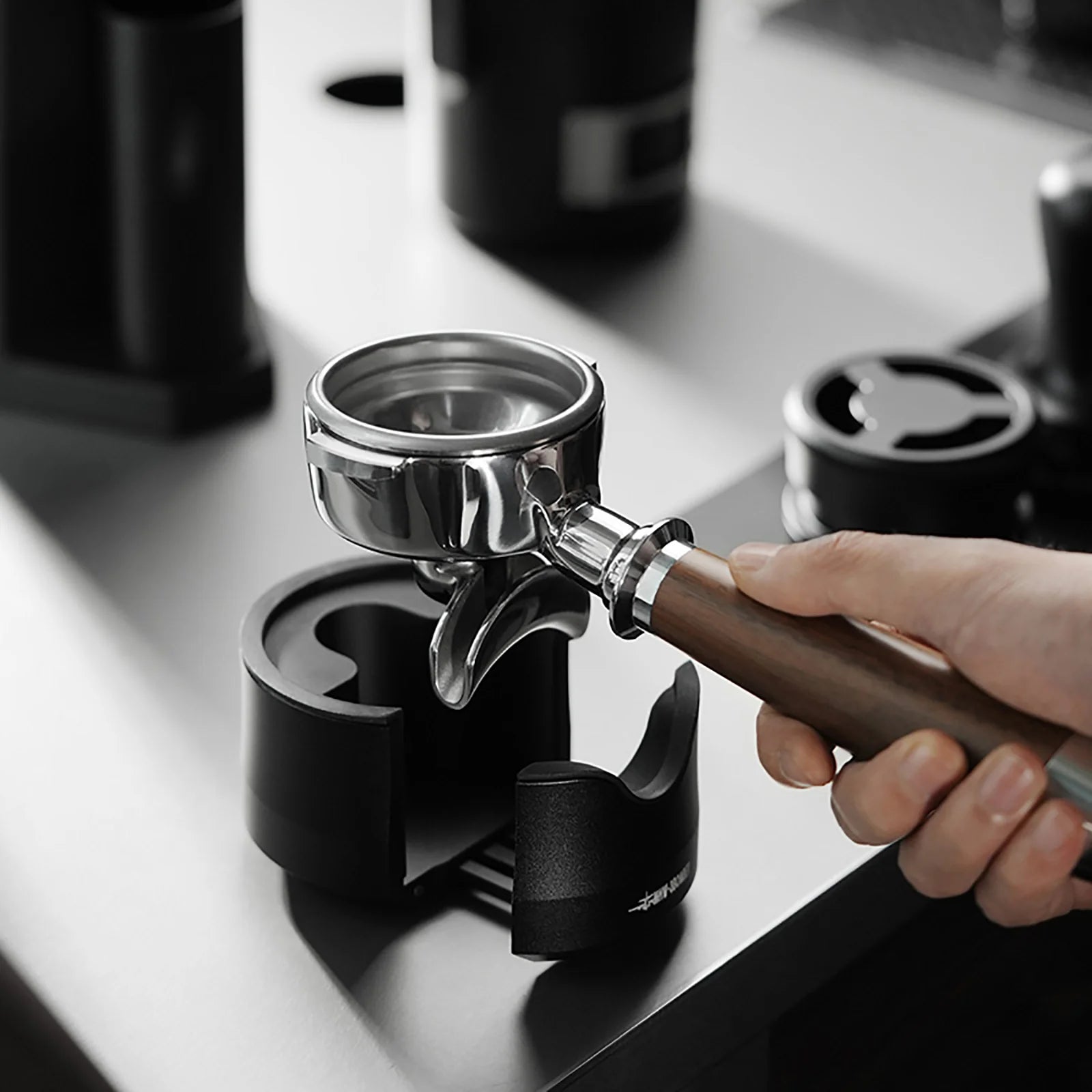 MHW-3BOMBER ASTRA COLLECTION PORTAFILTER HOLDER 51-58MM UNIVERSAL