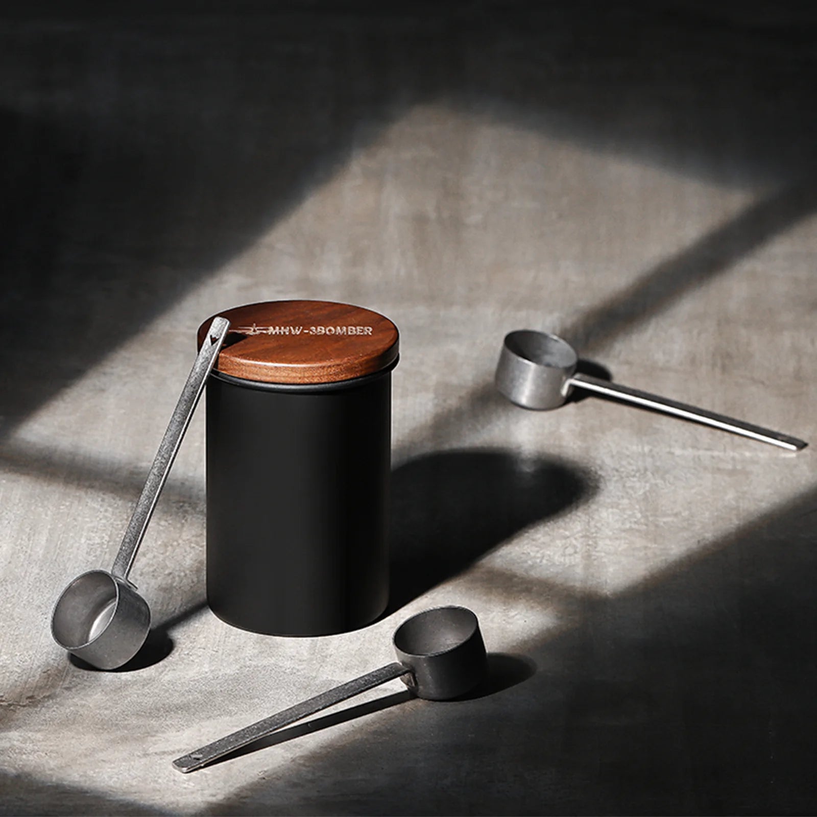 ملعقة قياس طويلة من الفولاذ المقاوم للصدأ باللون الفضي MHW-3BOMBER