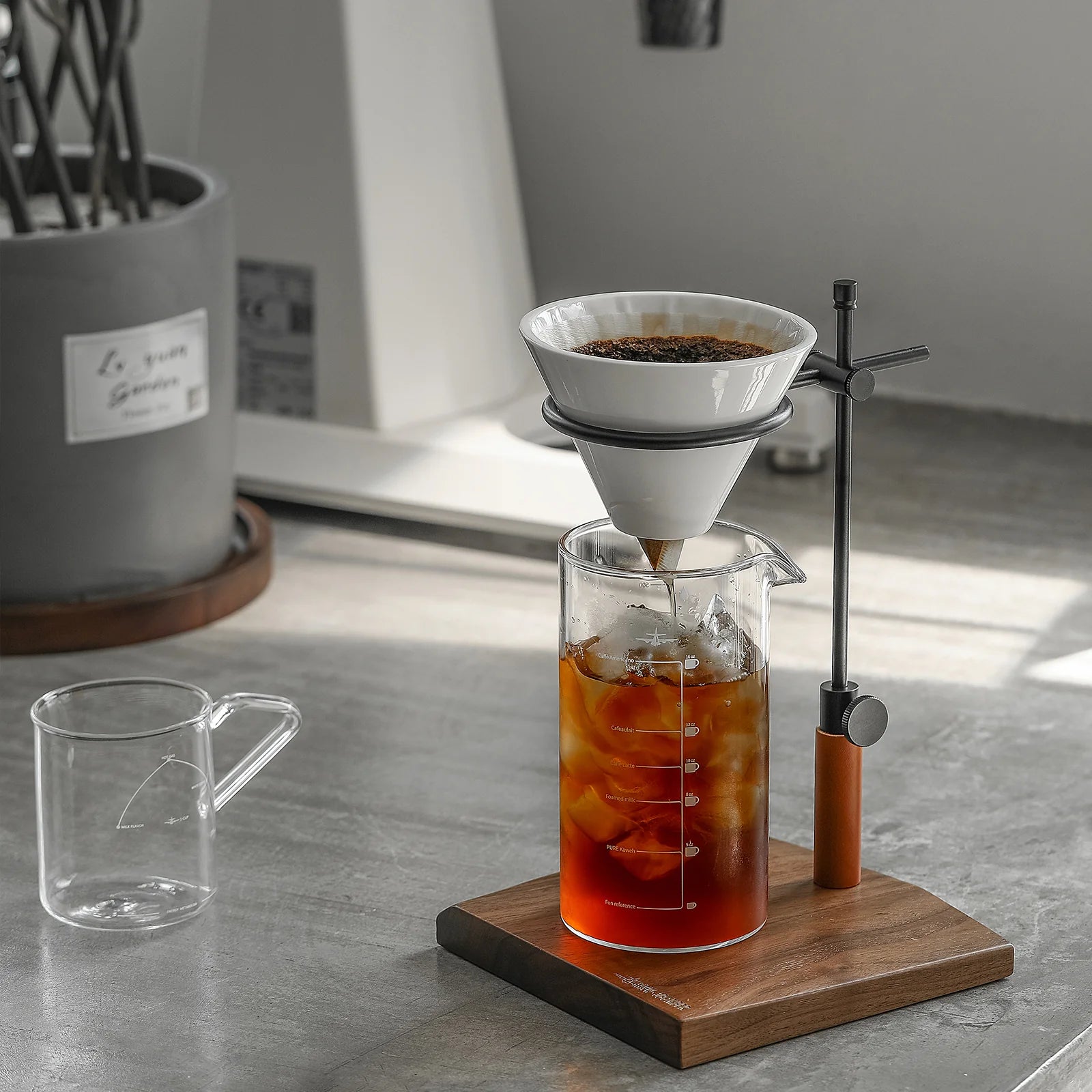 MHW-3BOMBER ADJUSTABLE COFFEE DRIPPER STAND